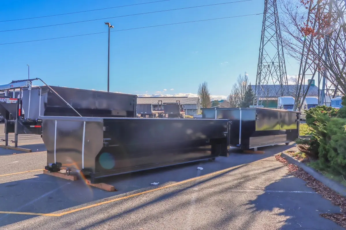 Professional dumpster rental and junk removal service in Lakeland North